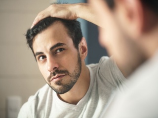 عوامل ریزش مو و جلوگیری از آن